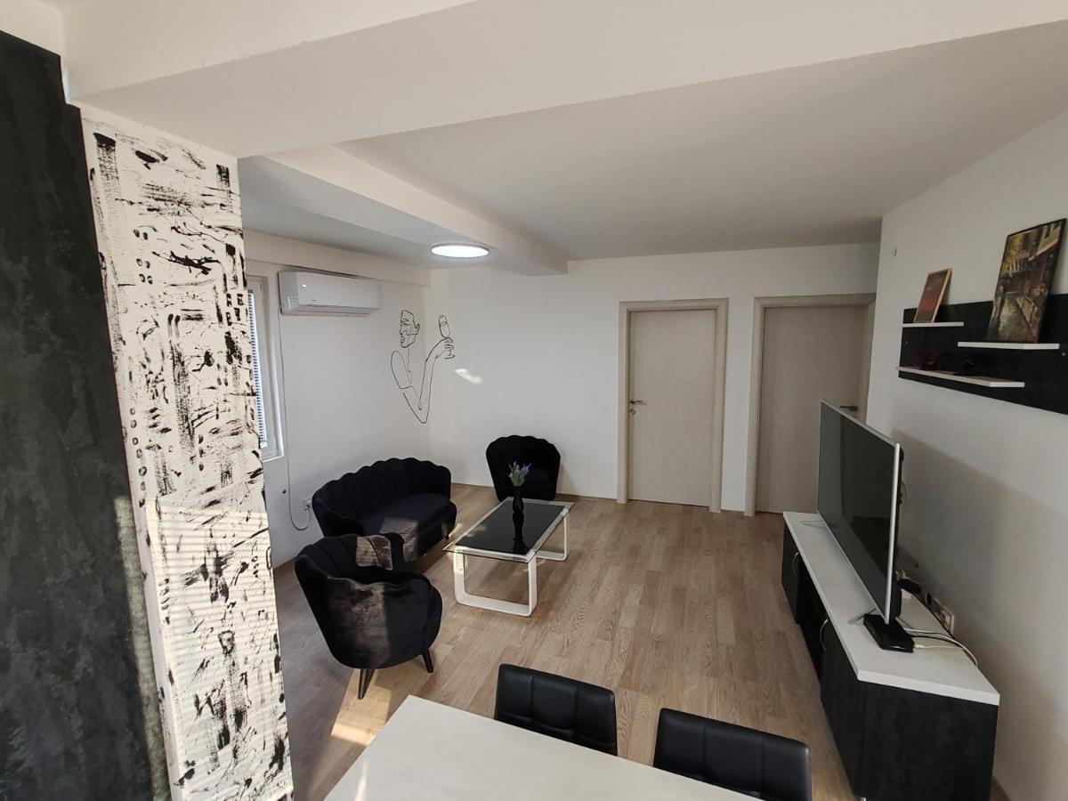 Central Modern Flat M&M Apartments Skopie Exterior foto
